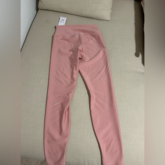 Alo High-Waist Airlift Legging in Vintage Pink - Picture 3 of 5